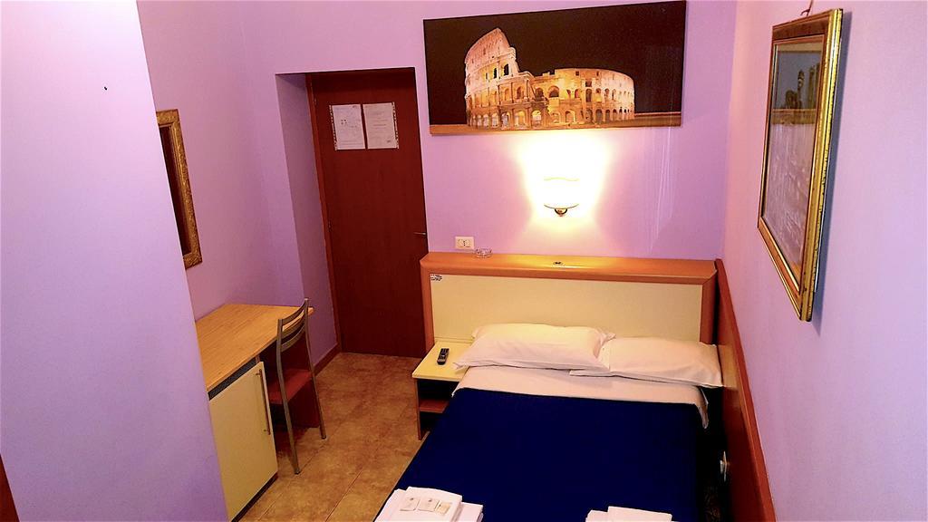 Guest house Domus Aurora 3*